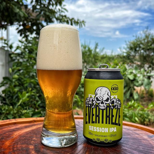 Foto Cerveja Evertreze Session IPA - Linha Evertreze - Cervejaria Everbrew